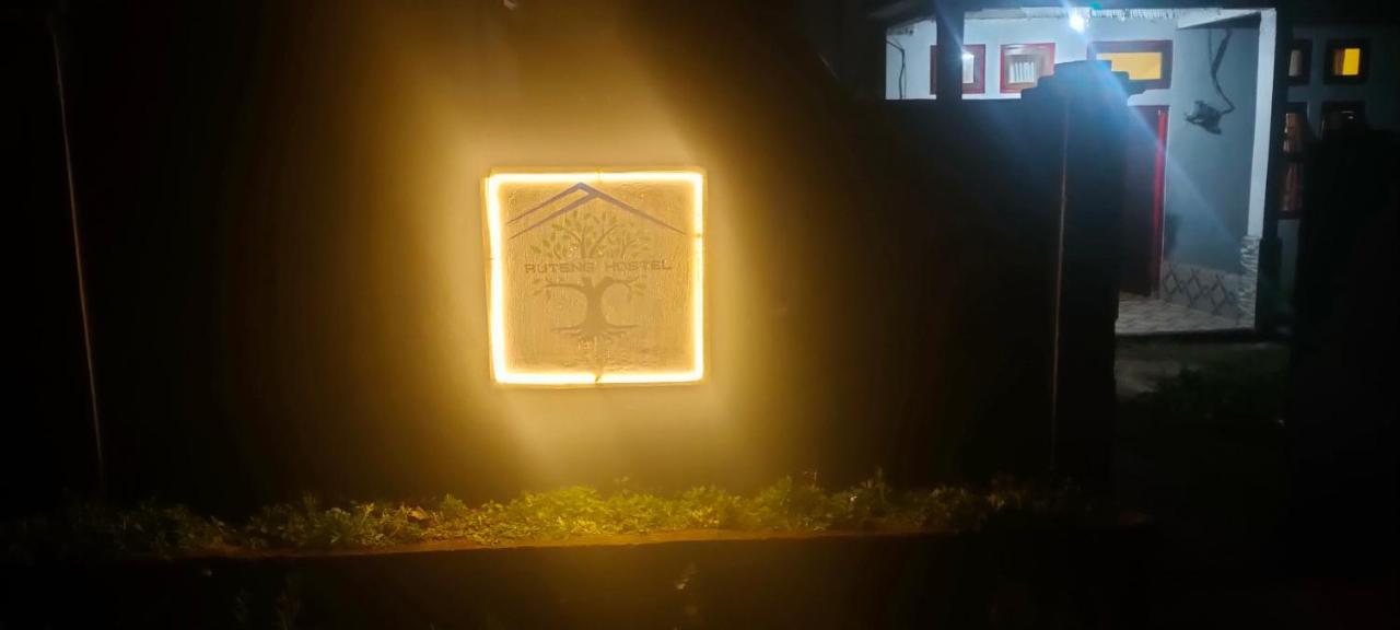 Ruteng Hostel Exterior foto